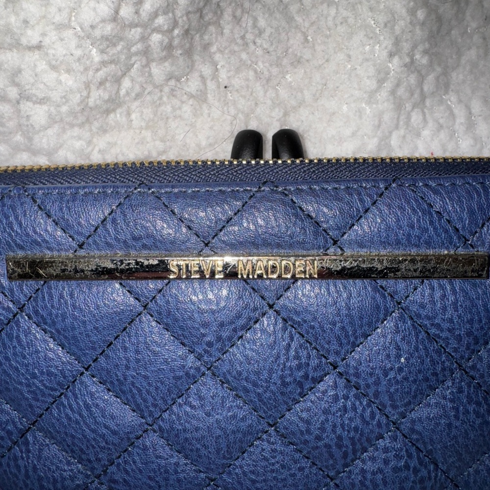 Steve Madden Blue Quilted Women's‎ Wallet - Picture 3 of 11